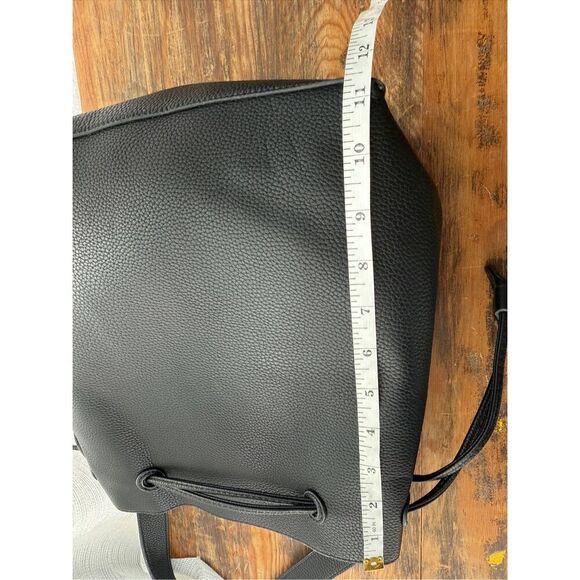 Pebbled Vegan Leather Drawstring Detachable Strap Bucket Bag Black - Picture 6 of 8